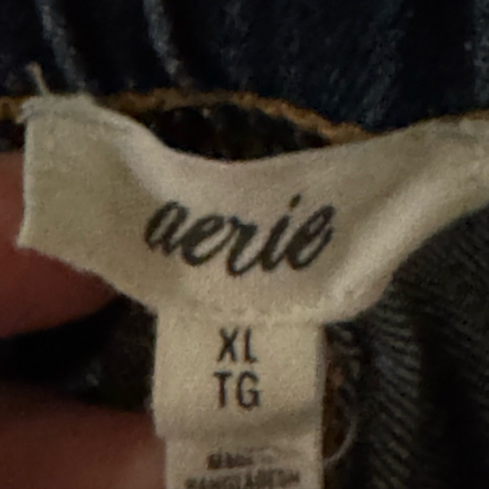 Aerie Distressed Denim Cutoff Shorts Dark Wash Raw Hem Women’s XL - Picture 2 of 5